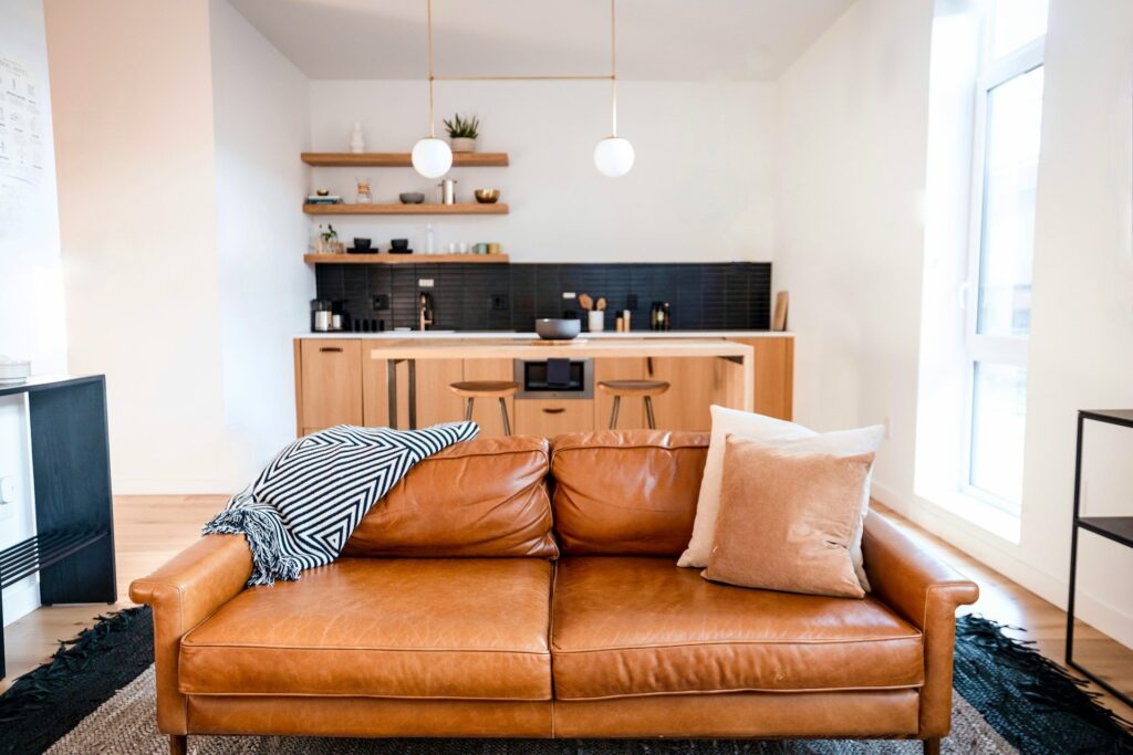 Brun 2-sits soffa