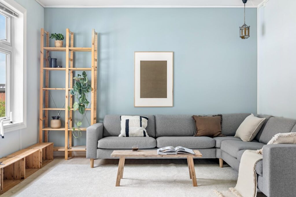 Kuddar till ljusgrå soffa