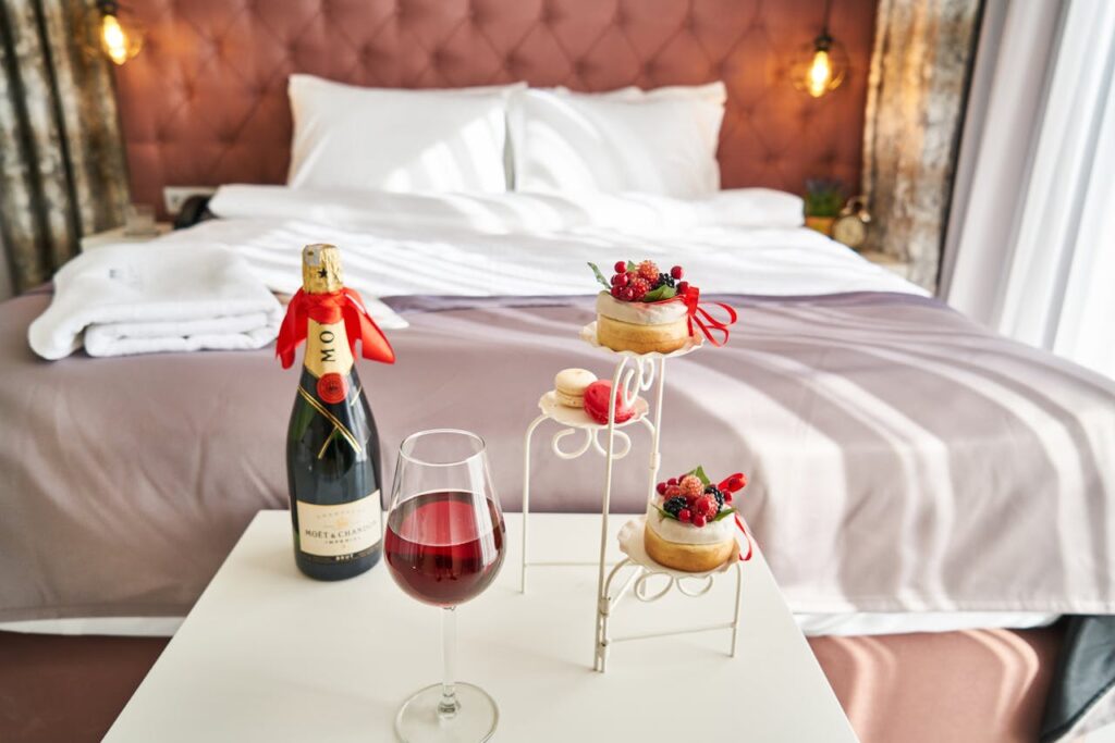 Inreda sovrum med hotellkänsla
