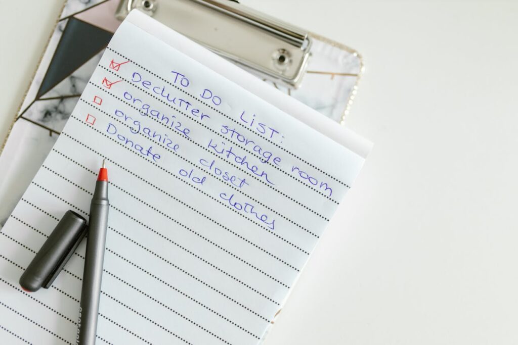 To-do-list för en stor familj i en liten lägenhet